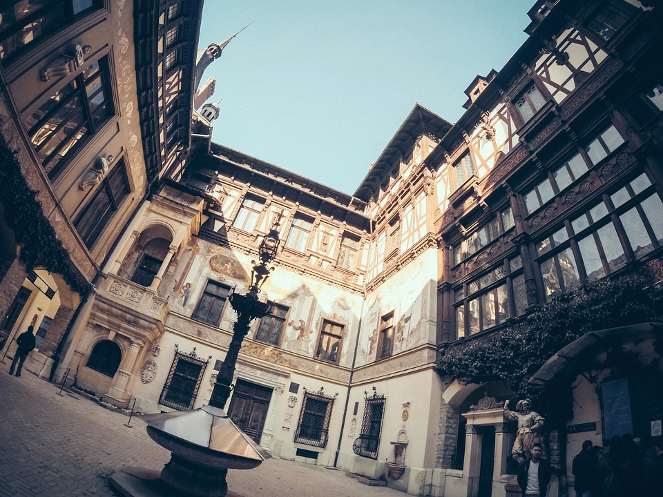 Ancient apartment architecture