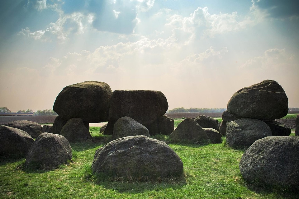 Big Rocks granite grass