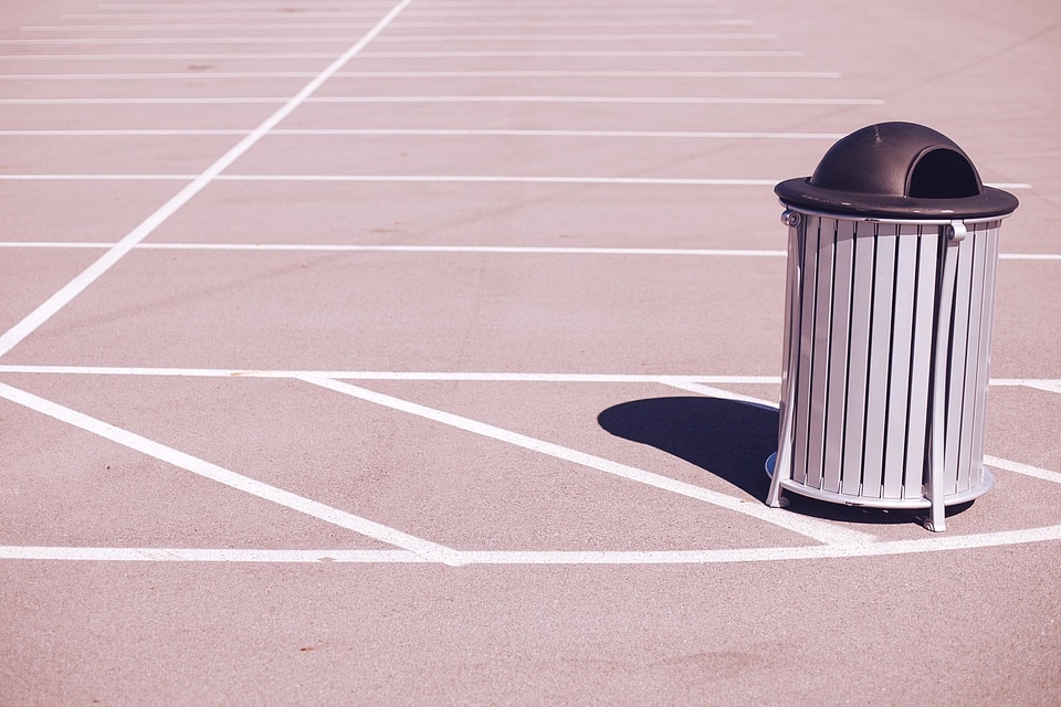 Asphalt garbage collection metal