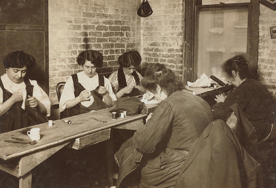 Craft desk factory