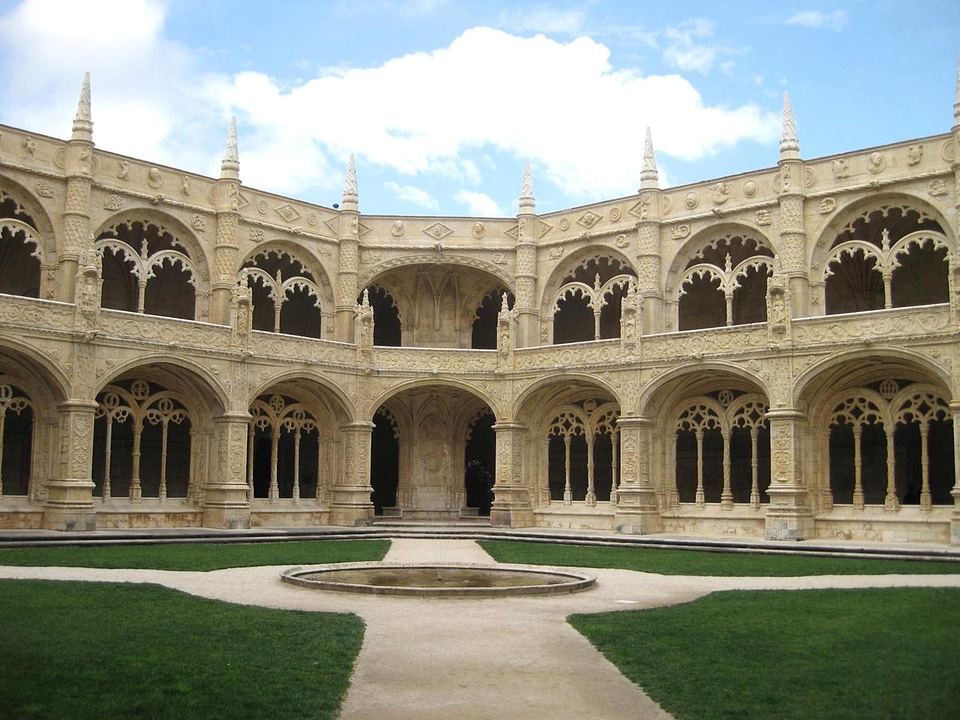Ancient arch architecture