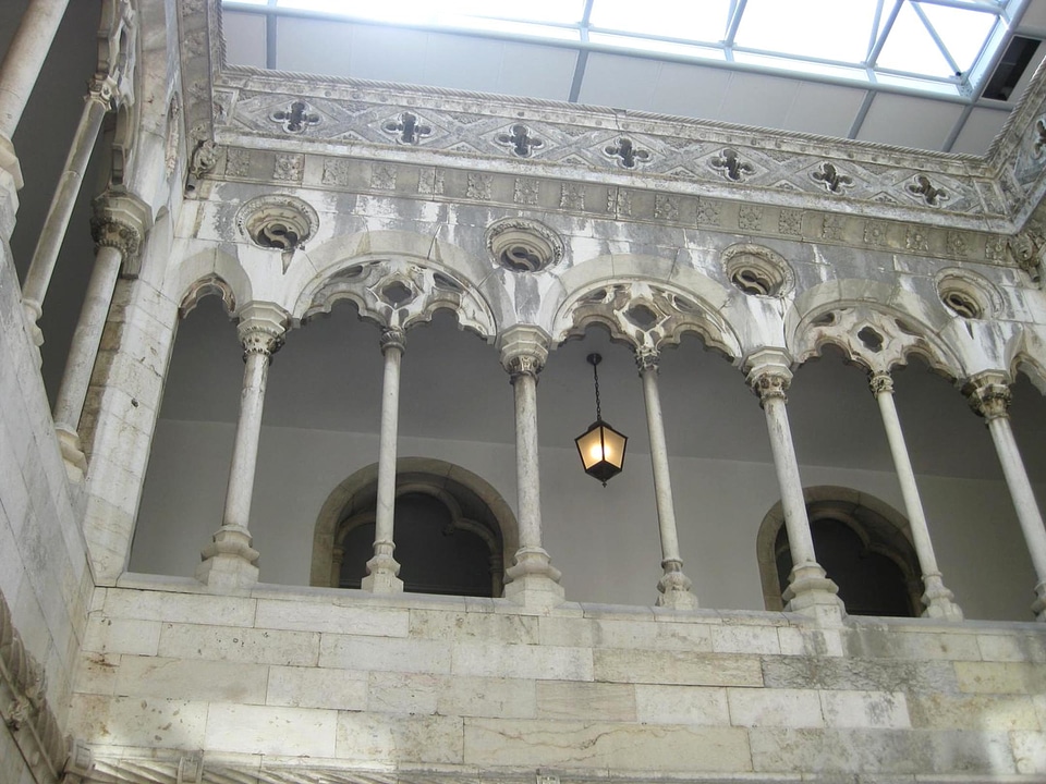Ancient arch architecture