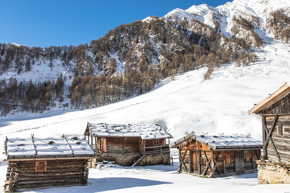 Bungalow cabin cold