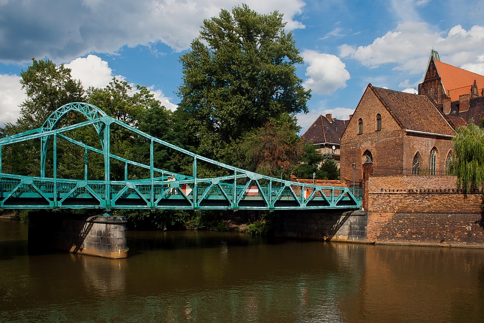 River island historic center