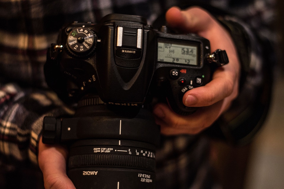 Black camera device