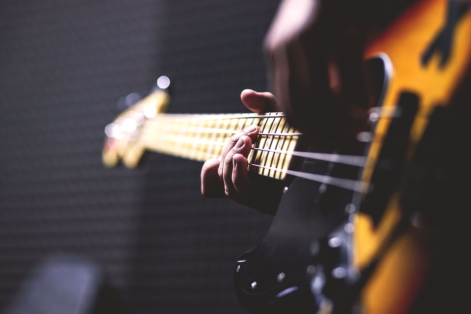 Guitar hand music