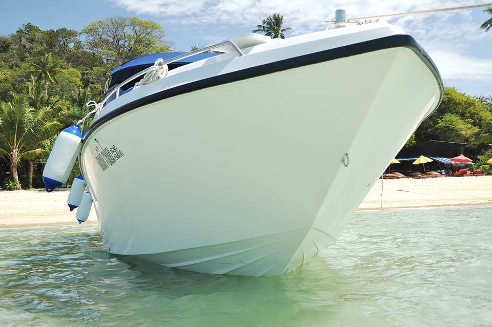 Beach boat horizon