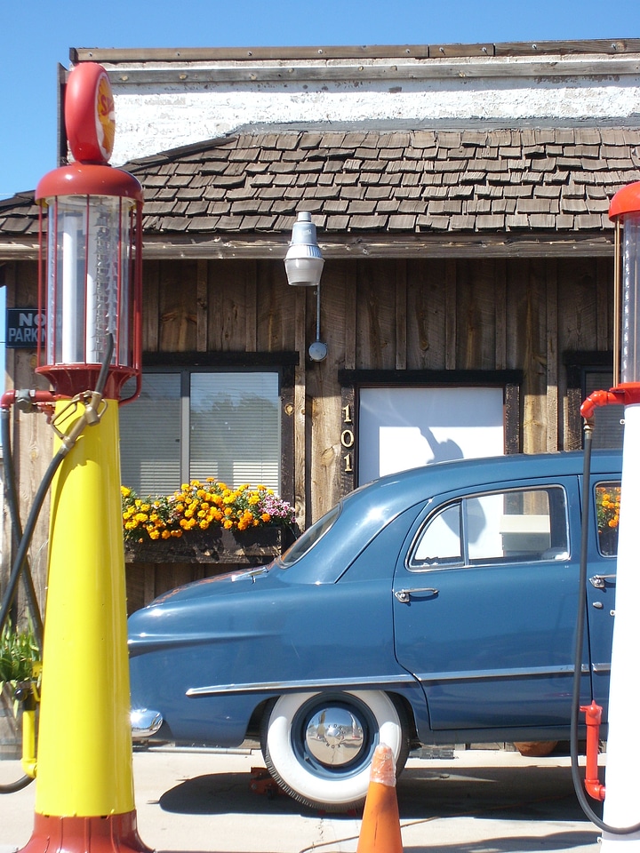 Gas pump yellow usa