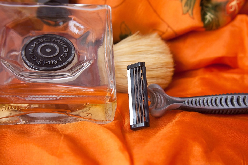 Brush glass hand tool