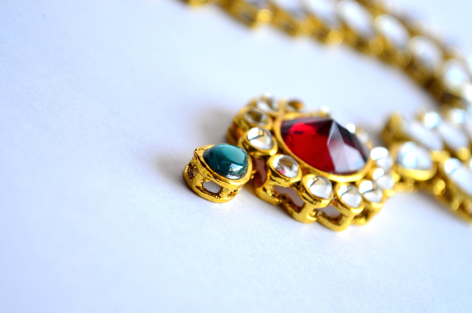 Accessory adornment art