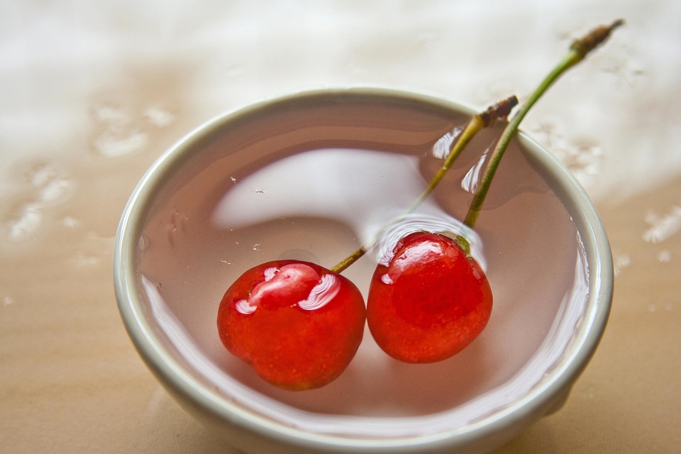Bowl cherry delicious