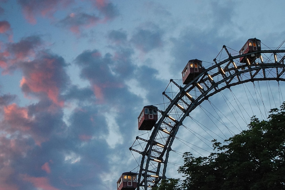 Amusement construction fun