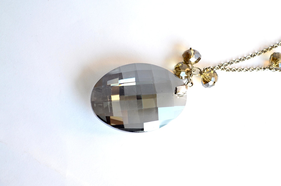 Chain circle crystal