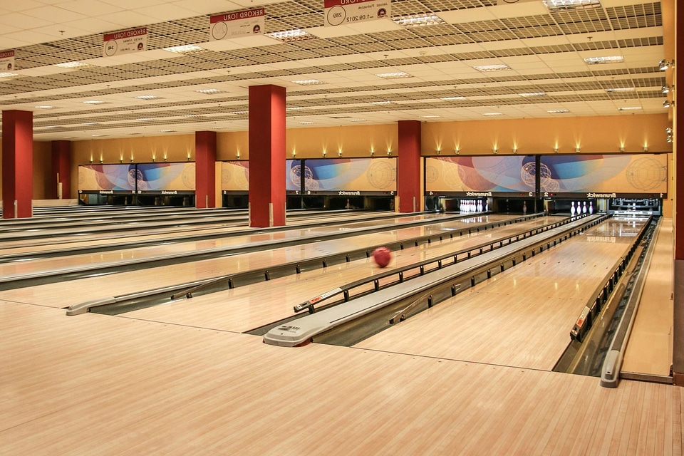 Architecture ball bowling