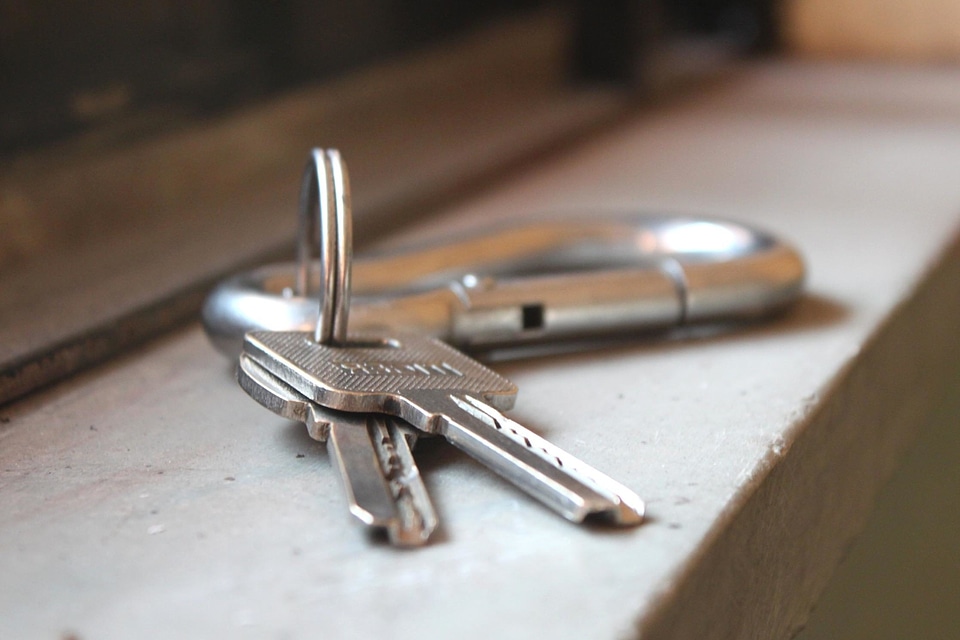 Metal metal key object