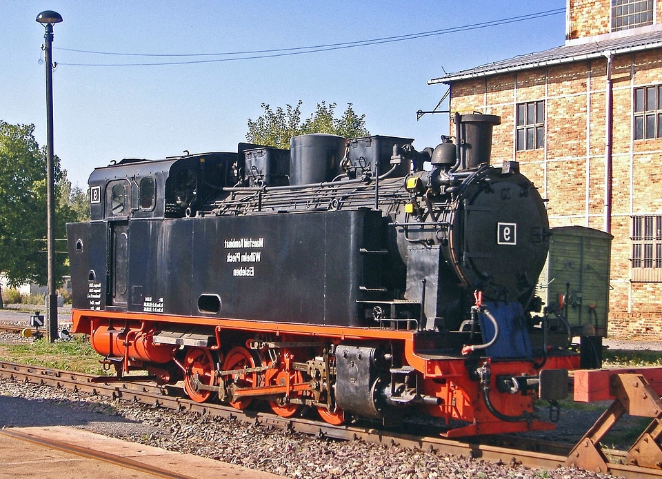 Architecture building locomotive