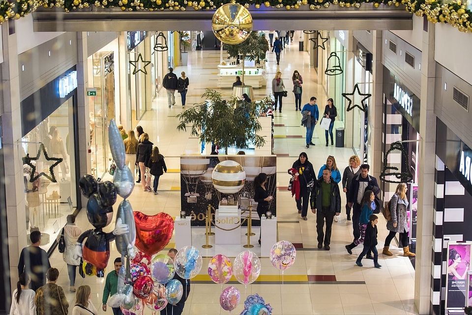 Balloon christmas crowd