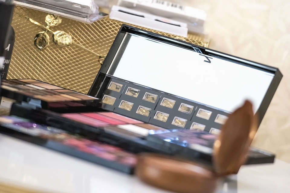 Beauty color mirror