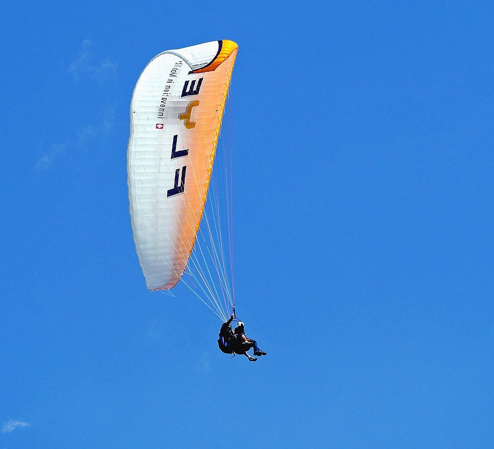 Aircraft jump parachute