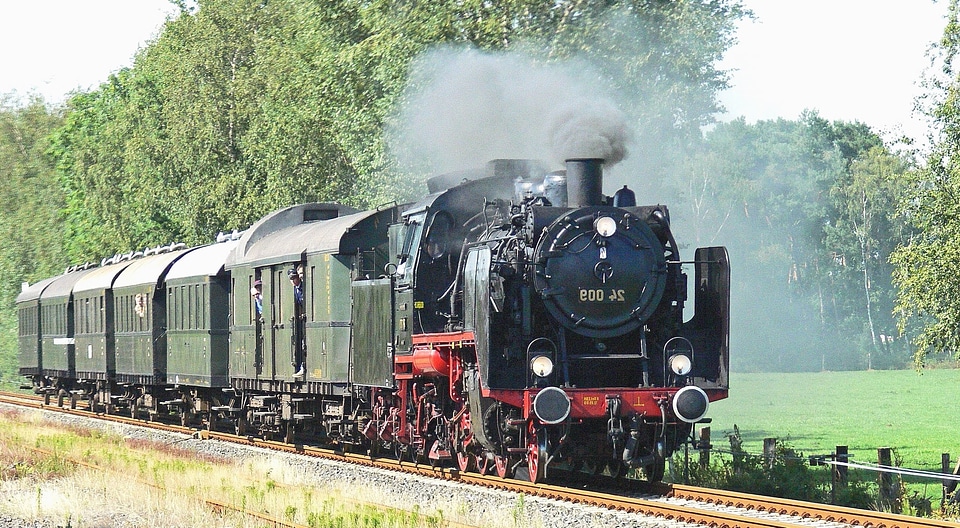 Locomotive meadow mechanism