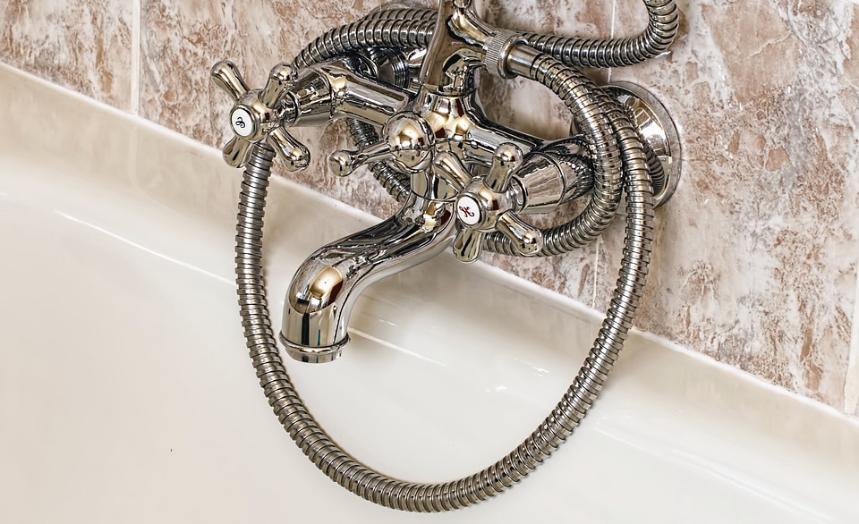 Bath bathtub faucet