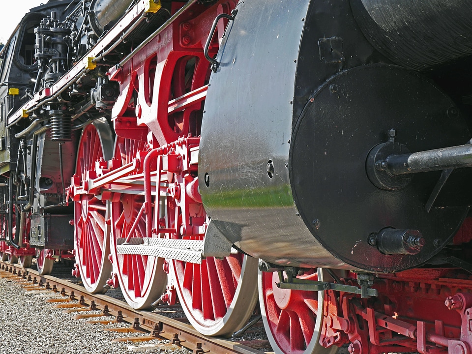Engine locomotive machine