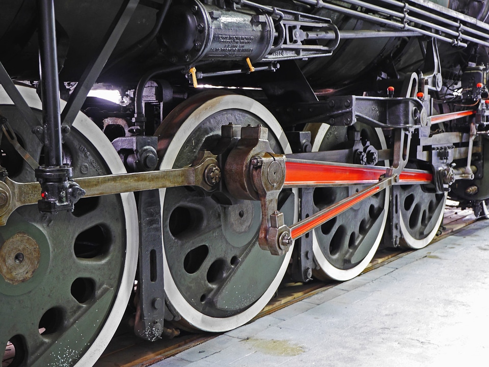 Engine metal motor