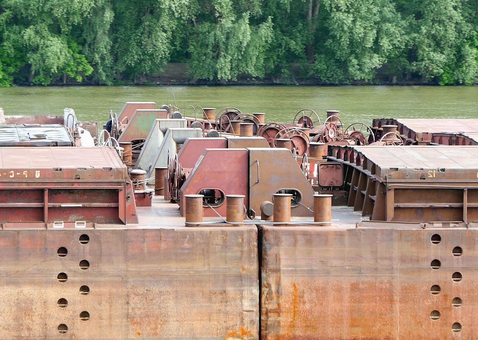 Boot cargo construction