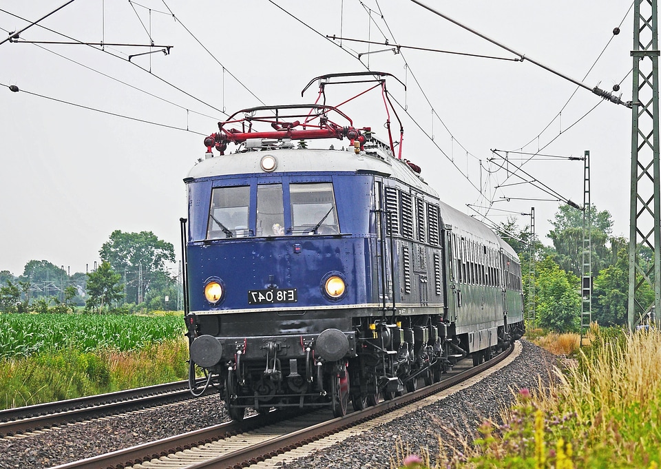 Carriage electricity field