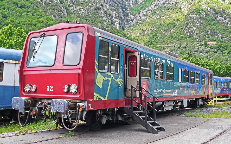 Car iron locomotive
