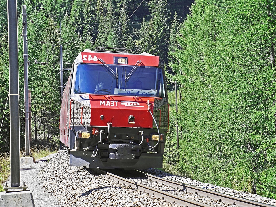 Locomotive machine pillar