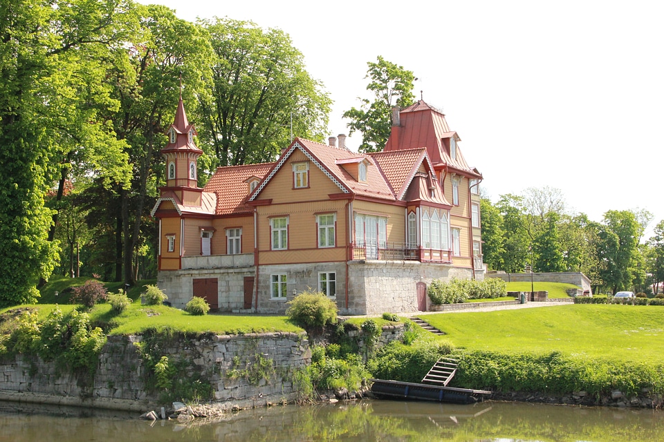 Residential mansion property