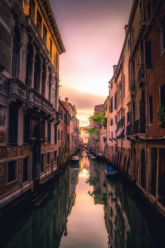 Architecture boat building