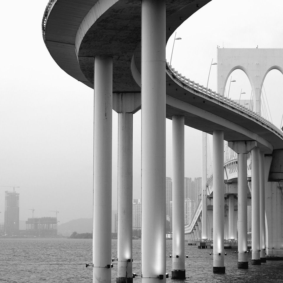 Arch architecture black and white