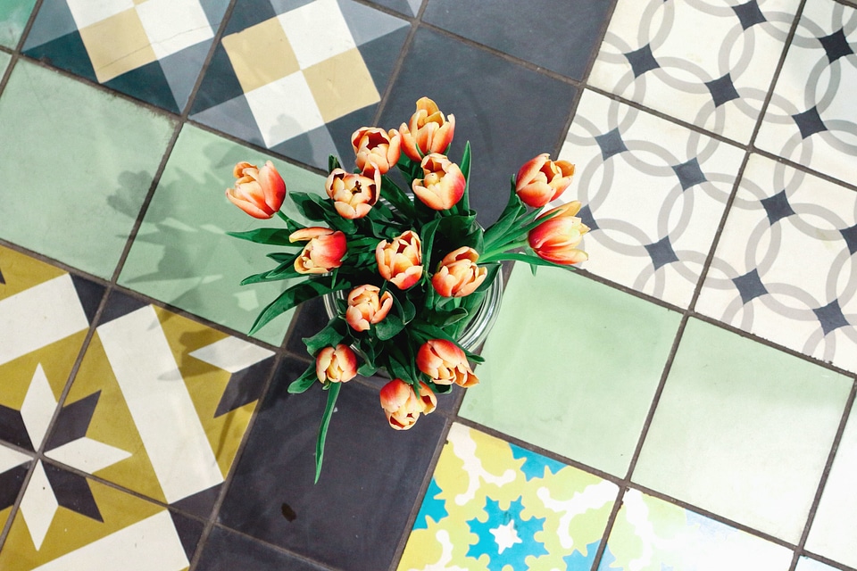 Decoration tulip vase