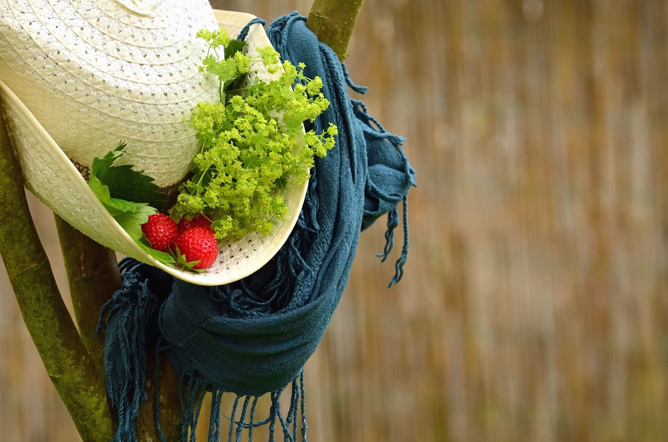 Decoration hat leaf