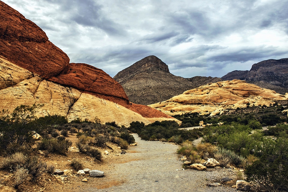 Beautiful Photo cloudy desert