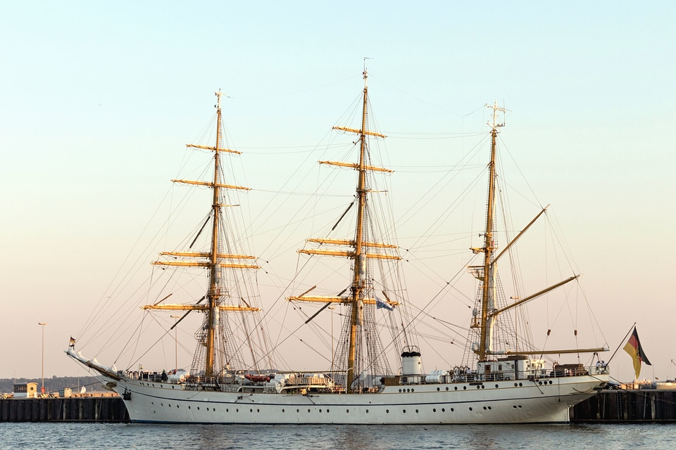 Boot cargo chandler