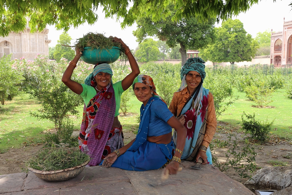 Basket construction people