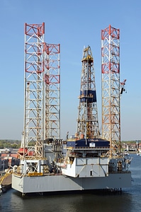 Construction energy refinery