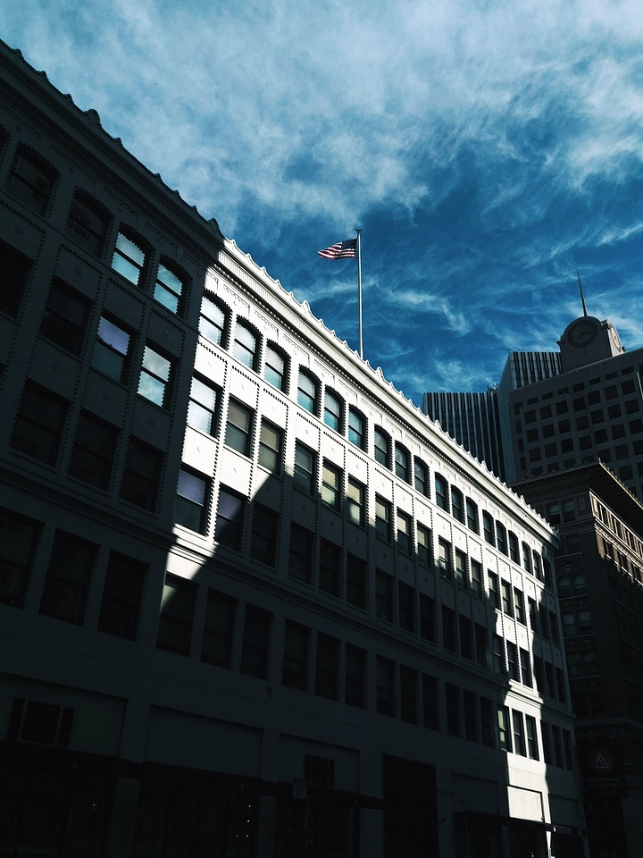 Banner building city