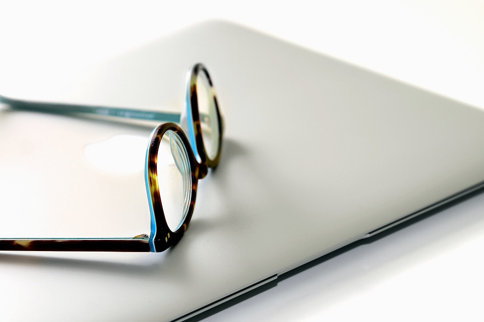 Beautiful Photo eyeglasses note