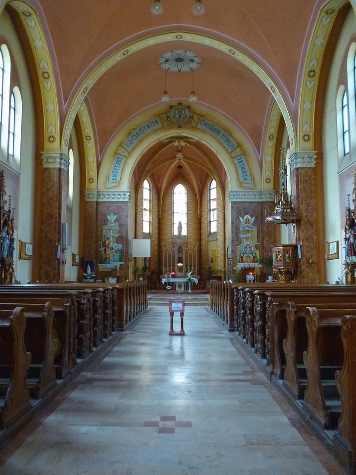 Arches architecture church