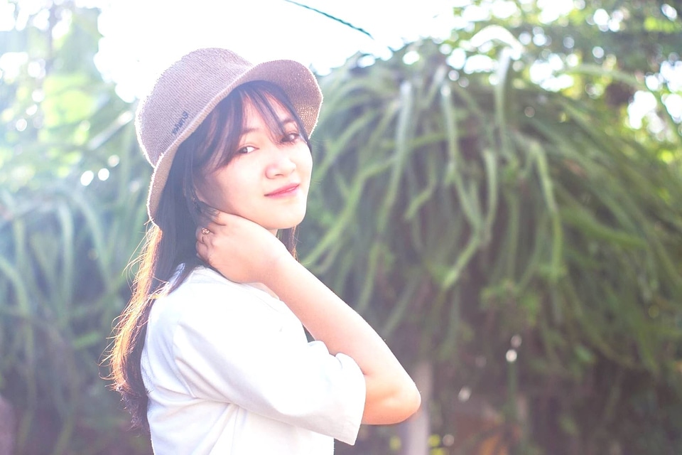Girlfriend hat pretty girl