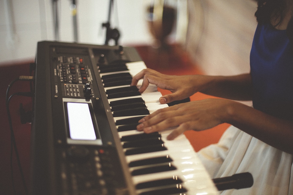 Instrument music piano