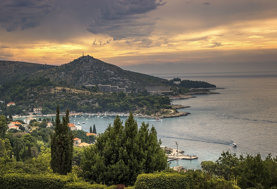 Beautiful Photo clouds coast