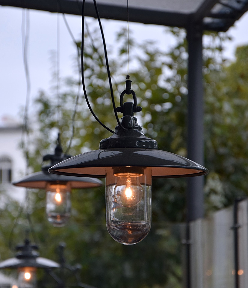 Electricity illuminated lamp