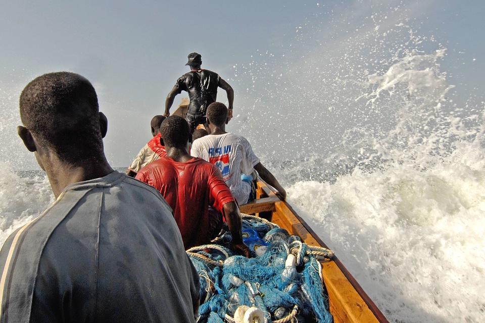 Boat crowd fishing