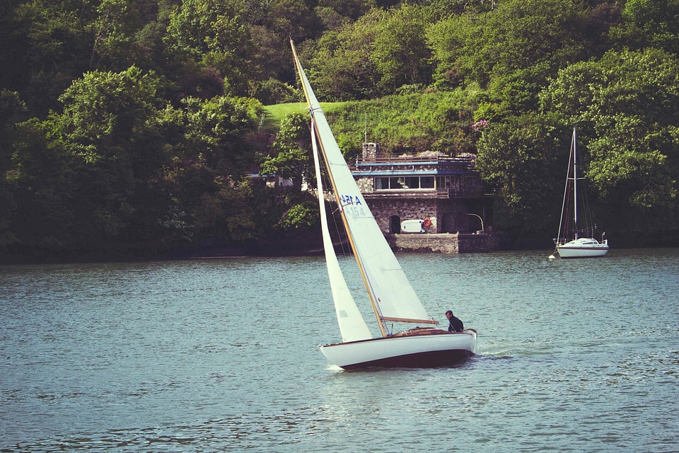Adventure boat lake