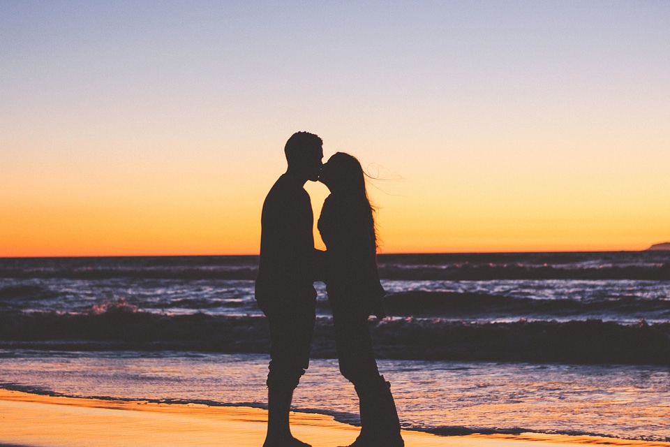 Beach boyfriend couple photo